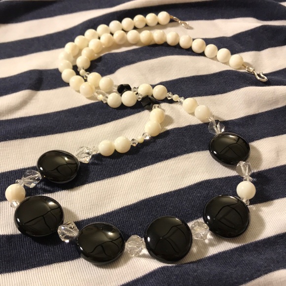 ⬇️ $233  Mother of Pearl & Black Onyx Necklace - Picture 5 of 8